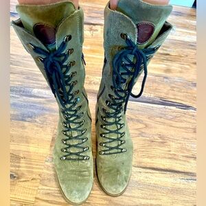 Green suede Celtic & Co lace up boots